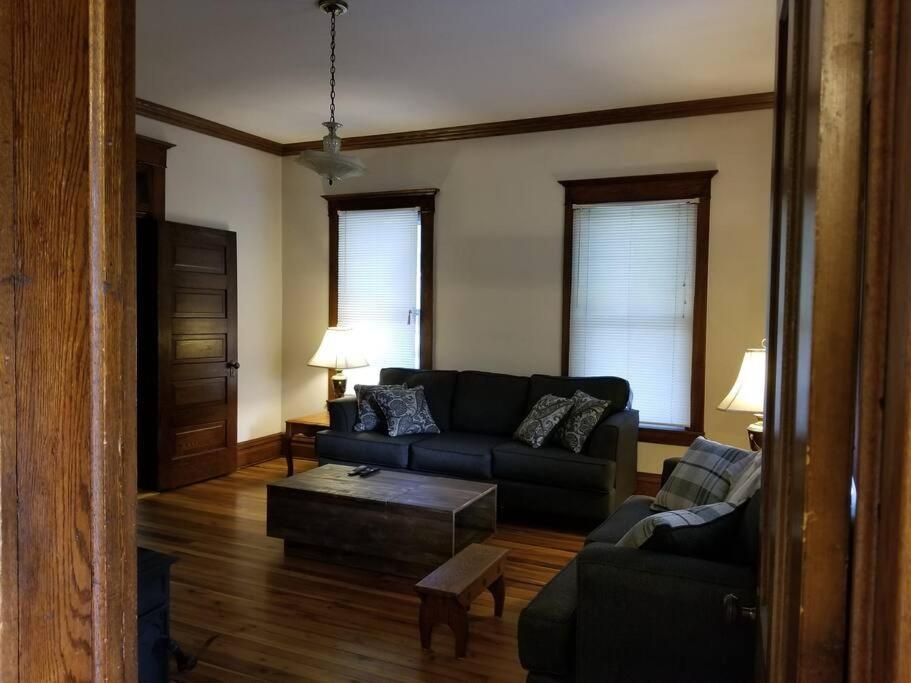 Basecampwv-Durbin. Spacious 4 Bedroom House W/Yard 外观 照片