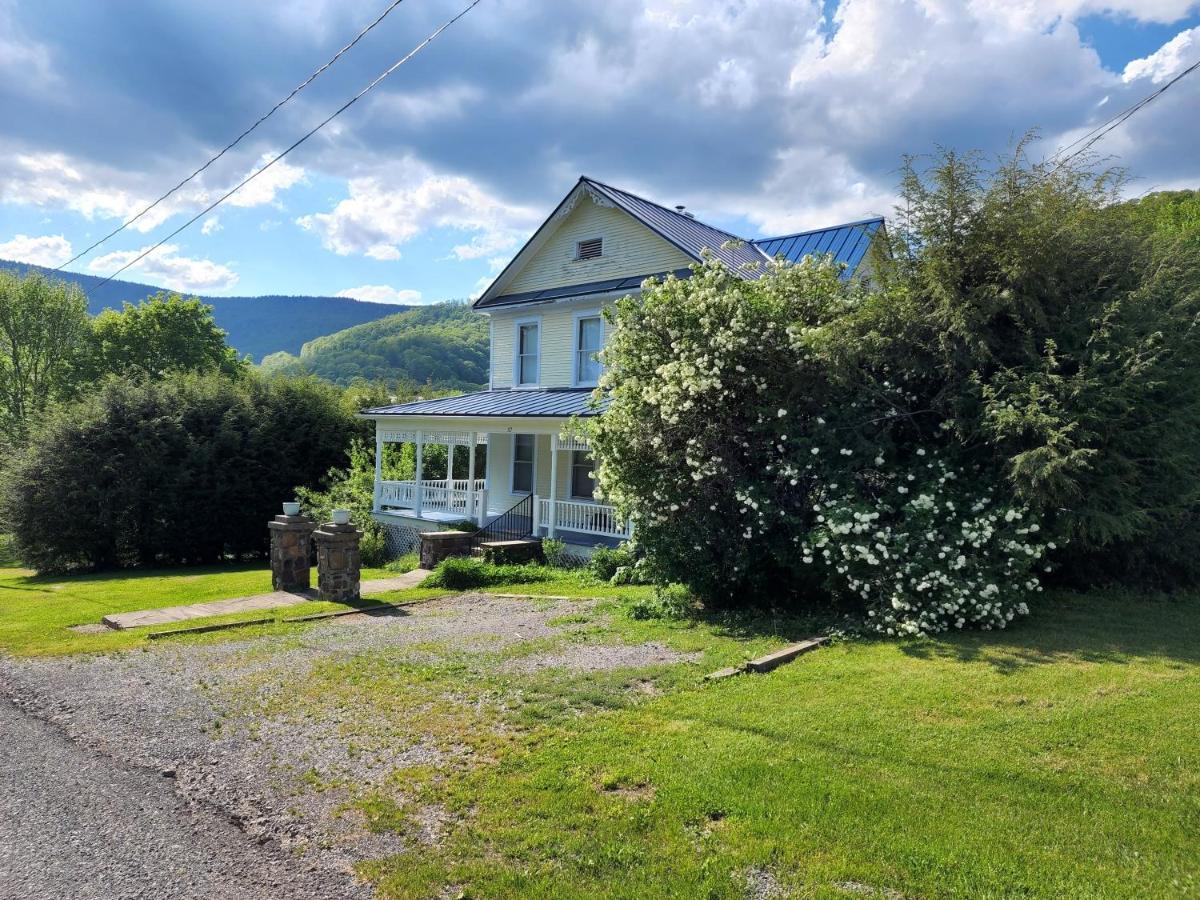 Basecampwv-Durbin. Spacious 4 Bedroom House W/Yard 外观 照片