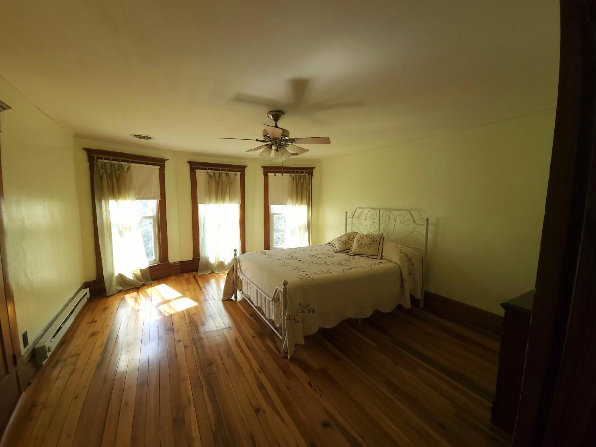 Basecampwv-Durbin. Spacious 4 Bedroom House W/Yard 客房 照片