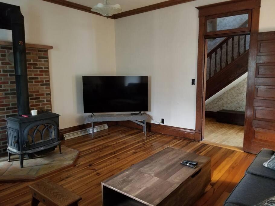 Basecampwv-Durbin. Spacious 4 Bedroom House W/Yard 外观 照片